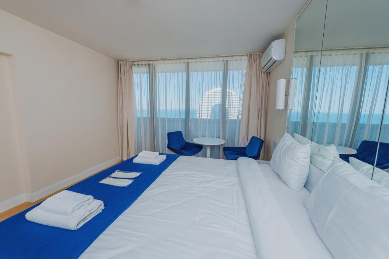 Aparthotel ~ Orbi City ~ 巴统 外观 照片