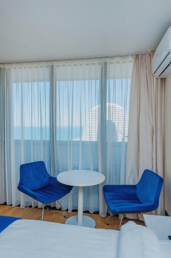 Aparthotel ~ Orbi City ~ 巴统 外观 照片